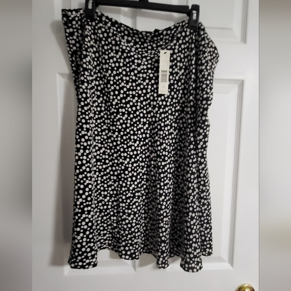 NEW ELLEN TRACY Skirt.